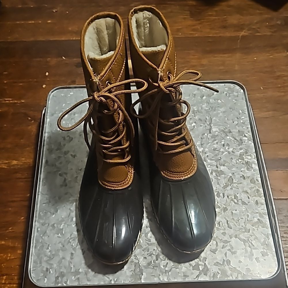 JBU Maplewood Duck Boots 9